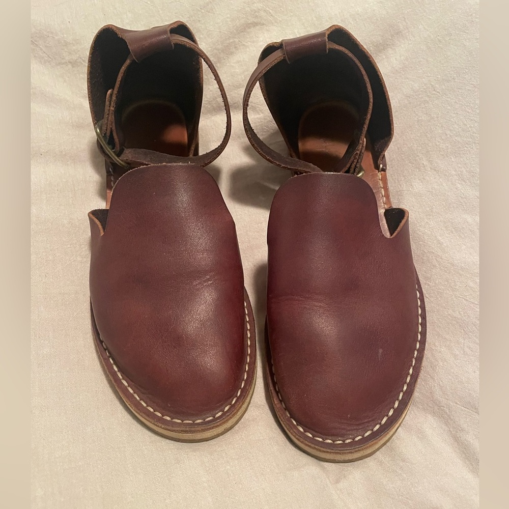 Crupon: Iris Barefoot Bunker- Italian Leather Sandals US9/EU39